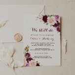 グリーン赤面ブルゴーニュフローラ誓の更新 招待状<br><div class="desc">この緑の赤面ブルゴーニュフローラの誓いの更新の招待状は、素朴な誓の更新式とお祝いに最適である。このデザインはエレガント、緑、赤面、紫、赤とブルゴーニュの手で描かれた花の花束、自然のインスパイア美しいを備えている。</div>