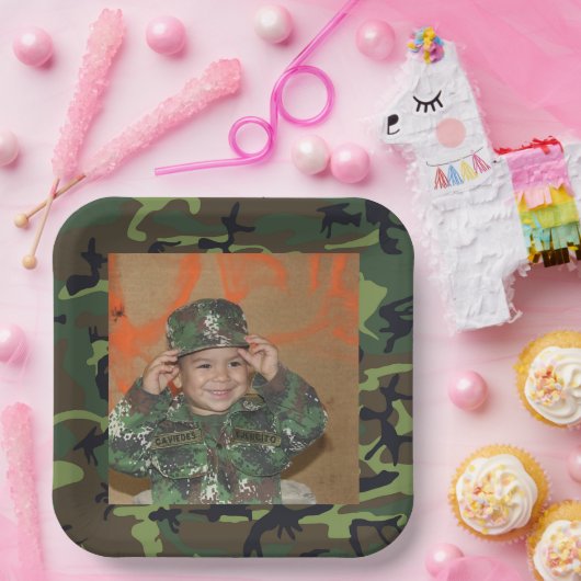 グリーン迷彩柄フォトフレーム誕生日紙プレート ペーパープレート (パーティー)