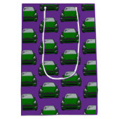 グリーン電気自動車SUV車の紫の背景 ミディアムペーパーバッグ (裏面)