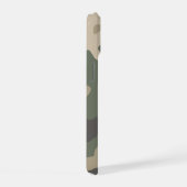 グリーン カモフラージュ柄 iPhone 15ケース (右側面)