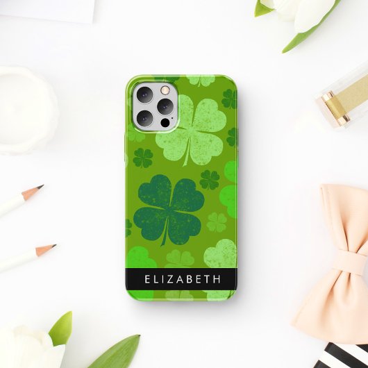 グリーン・クローバー、ラッキー・クローバー、お名前入り iPhone 16ケース