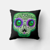 グリーン&パープル白熱［赤熱］光を放つシュガースカルブラックハロウィーン クッション (裏面)