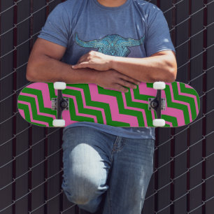 グリーン ピンク チェブロン ジグザグ デザイン スケートボード