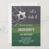 グリーン&ブラックサッカー誕生日招待状 招待状 (正面)
