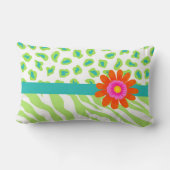 グリーン、ホワイト&ティール(緑がかった色)ゼブラ&チータオレンジフラワー ランバークッション (裏面)