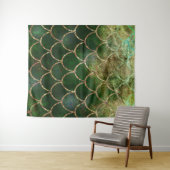 グリーン&金ゴールドきらめくマーメイドフィッシュはかりで測 タペストリー (インサイチュ(横))