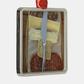 グルメ向きのチーズおよび切られた肉の選択 メタルオーナメント (右)