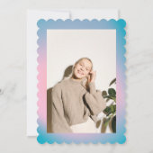 グルービーブルーグラデーション レトロ フォト バット ミッツヴァ 招待状 (裏面)