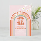 グルービー5はヴァイブのデイジーレインボー5歳の誕生日 招待状 (スタンド正面)