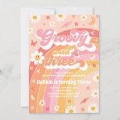 グルービー ワイルド アンド スリー ヒッピー 3歳の誕生日パーティー 招待状 (正面)