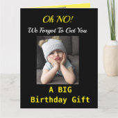 グループおもしろいの不機嫌な女の子からの大きな誕生日 カード (正面)