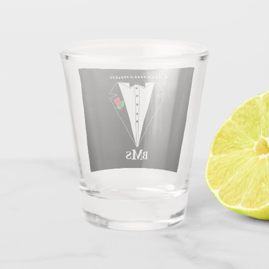 グルームグルムメンズと花婿介添人バチュラーパーティ ショットグラス (裏面)