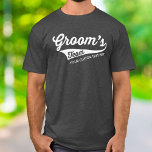 グルームズチームカスタムウェディングバチュラーパーティスポーティ Tシャツ<br><div class="desc">グルーミングマン、グルームズチーム、バチュラーパーティに最適なTシャツ。独自の文字でパーソナライズ – 日付、名前、パーティーの場所などを追加（または削除）。Tシャツの色を簡単に変える。</div>