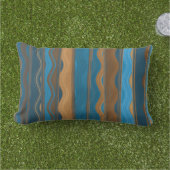 グルーヴィティール(緑がかった色)、ブルー、銅ストライプ製ランバーピロー アウトドアクッション (芝生)