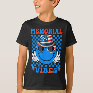 グルーヴィメモリアルデービーベスアメリカ国旗の愛国心 Tシャツ