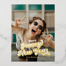 グルーヴィレトロタイポグラフィハッピーニューイヤー