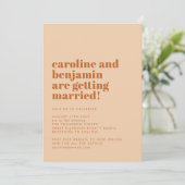 グルーヴィレトロ70sデザインベージュテラコッタ結婚ズ 招待状 (スタンド正面)