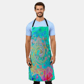 グルーヴィ抽象芸術レトロレインボーリキッドスワール エプロン (着用した状態)