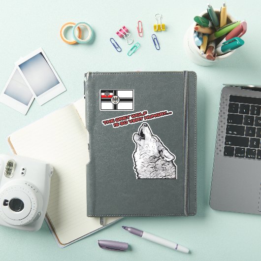 グレイウルフ非常に空腹 – Greyhoundムービーステッカー シール (iPadカバー)