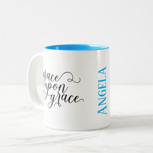 グレイスオングレースクリスチャン引用文励ましの贈り物 ツートーンマグカップ (正面左)
