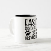 グレイハウンズに気を取られる ツートーンマグカップ (正面左)