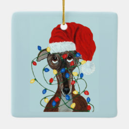 グレイハウンドのサンタがクリスマス・ライトに絡まっちゃった セラミックオーナメント