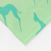 グレイハウンドウィペット犬のシルエットエレガントかわいい フリースブランケット (角)