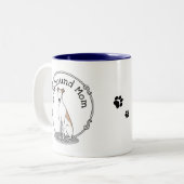 グレイハウンド母（子犬の白）かわいい犬のおもしろい母 ツートーンマグカップ (正面左)