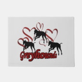 グレイハウンド犬と赤いハート ドアマット (正面)