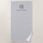 グレイモダンモノグラム ビーチタオル (正面)