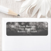 グレイモダンライツミニマルシックパーティの招待状 ラベル (インサイチュ)