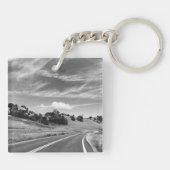 グレイロードカリフォルニアブラック&ホワイト写真 キーホルダー (裏面)