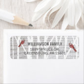 グレイ素朴ウッドウィンター樺の木ツリー&レッド（鳥）ショウジョウコウカンチョウ ラベル (インサイチュ)