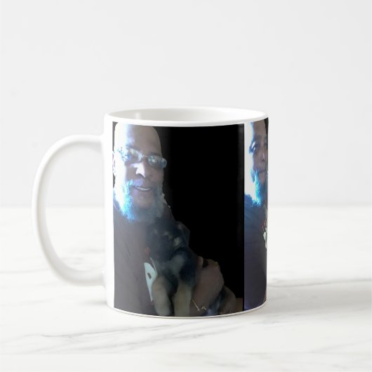 グレッグとオティス新しいドイツの羊飼い コーヒーマグカップ (左)