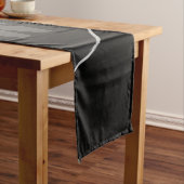 グレモダンー芸術的ブラックモノグラム ショートテーブルランナー (インサイチュ)