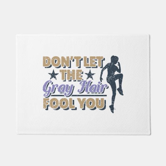 グレーおもしろいヘアランニング引用文 – オールドランナー ドアマット (正面)