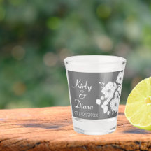 グレーかわいらしとホワイトのフローラ結婚ズ