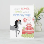 グレーかわいらしウズピンク、緑、青の誕生日パーティー 招待状 (スタンド正面)