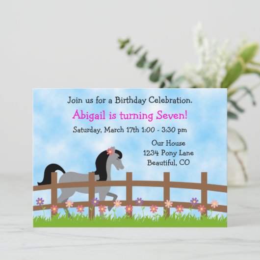 グレーかわいらしウマと花誕生日招待状 招待状 (スタンド正面)