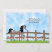 グレーかわいらしウマと花誕生日招待状 招待状 (裏面)