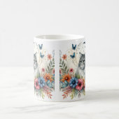 グレーかわいらしキャットポートレートと花マグカップ コーヒーマグカップ (中央)