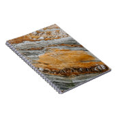 グレーとオレンジの石のクローズアップ写真 ノートブック (右側)