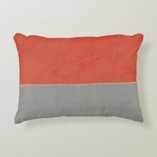 グレーとオレンジの絵を描壁 アクセントクッション (正面)