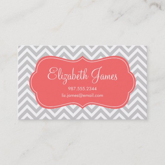 グレーとコーラルモダンシェブロンストライプ 予約カード (正面)