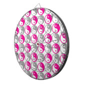 グレーとピンクの陰陽パターン ダーツボード (正面右)