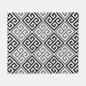 グレーとブラックのギリシャ鍵モチーフ フリースブランケット (正面(横))