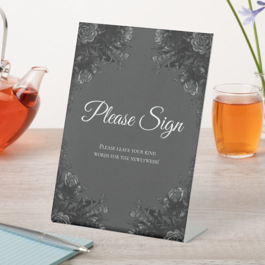 グレーとブラックのフローラ結婚ズ 台座サイン (インサイチュ)