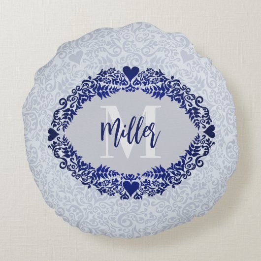 グレーとブルーのダマスクモノグラム装飾名 ラウンドクッション (裏面)