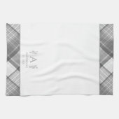グレーとホワイトプレイド名パーソナライズされたモノグラム キッチンタオル (横)