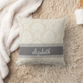 グレーとリネンのヴィンテージダマスクパターン(名前) クッション (ブランケット)